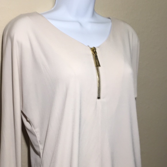 Chelsea & Theodore Women’s beige top - Picture 2 of 7